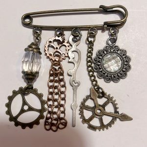 NWOT Handcrafted Steampunk Brooch Antique Look